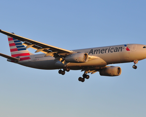 american-airlines-keeps-elite-status-spending-levels