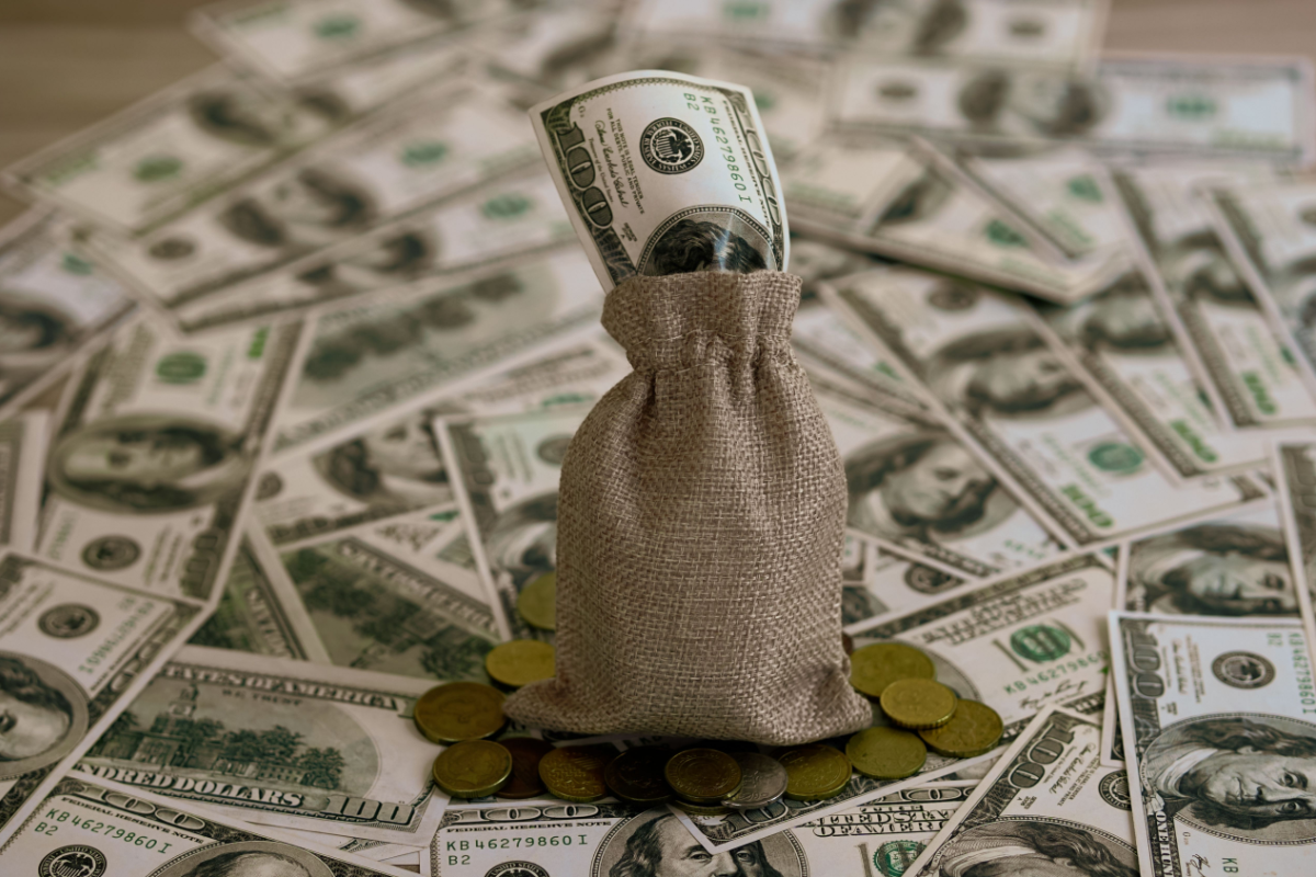 tiny-money-habits-that-quietly-drain-your-cash-in-2026
