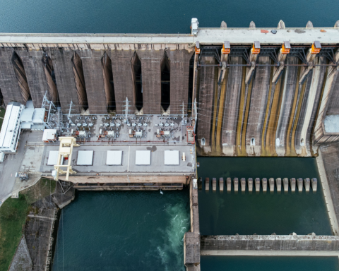 uk-hillside-battery-generates-power-using-new-hydro-system
