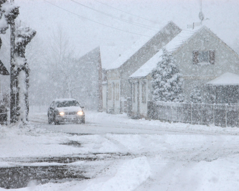 winter-storm-cuts-u.s.-energy-output-and-spikes-power-prices