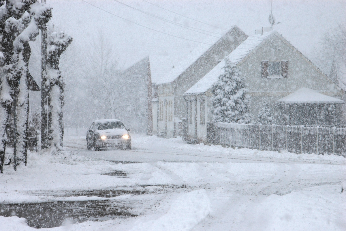 winter-storm-cuts-u.s.-energy-output-and-spikes-power-prices