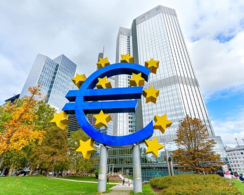 lagarde-signals-focus-as-exit-rumors-swirl