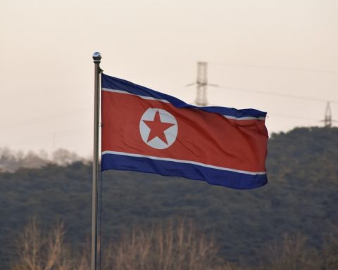 north-korea-builds-housing-for-war-dead