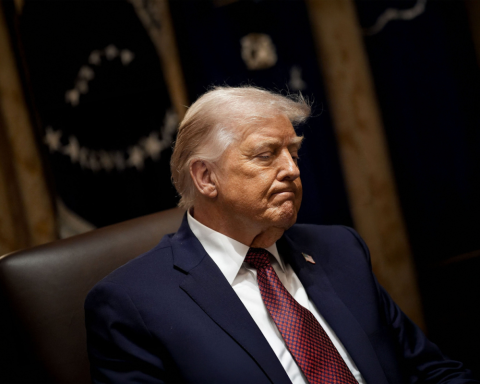 trump-says-u.s.-economy-is-already-strong-under-his-leadership