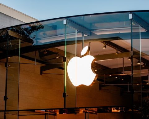 apple-refreshes-mac-lineup-with-m5-chips-and-new-displays