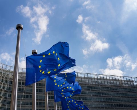 europe’s-central-banks-pause-as-oil-clouds-outlook