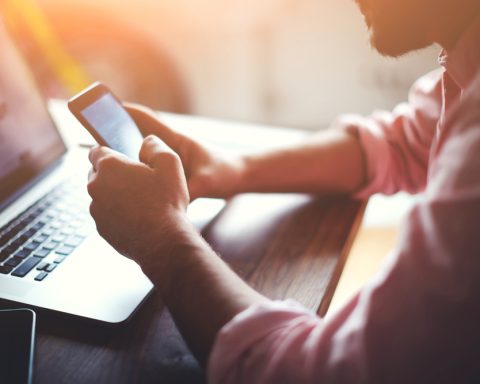 google-launches-android-bench-to-rank-ai-coding-models