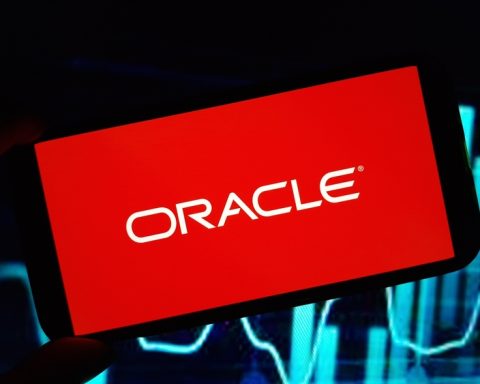 oracle-begins-major-job-cuts-amid-ai-strain