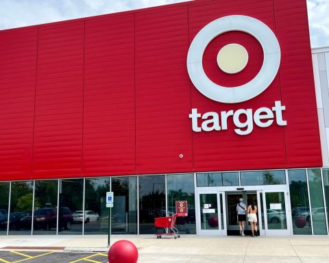 retailers-brace-for-tariff-shifts-as-policy-swings-return