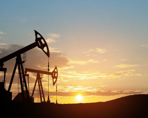 lower-oil-may-be-signaling-economic-damage