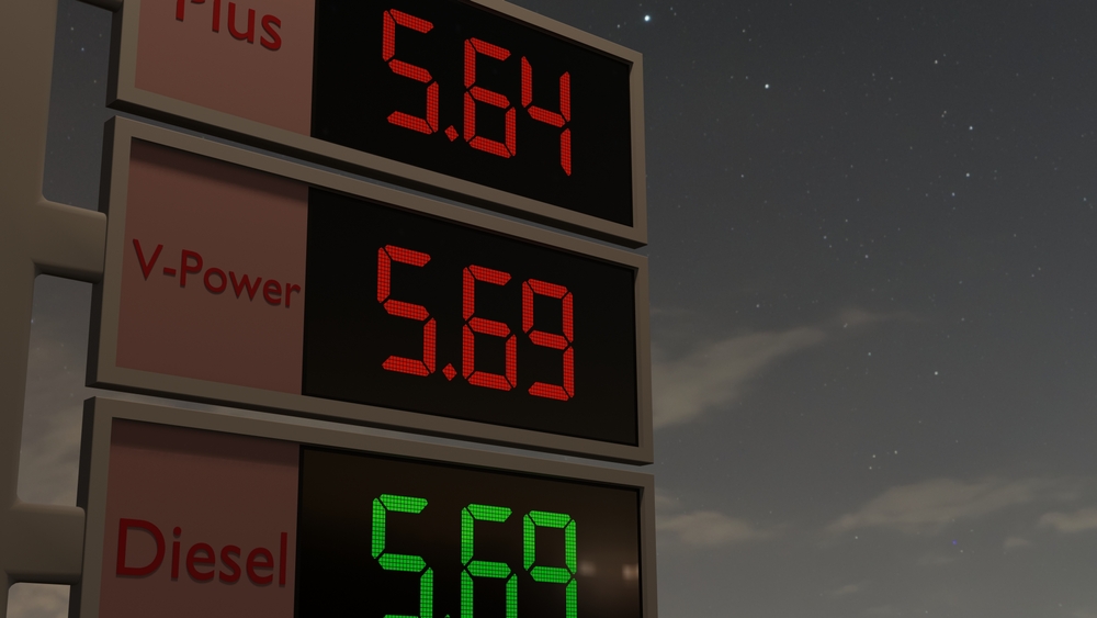 oil-surges-as-trump-deadline-rattles-markets