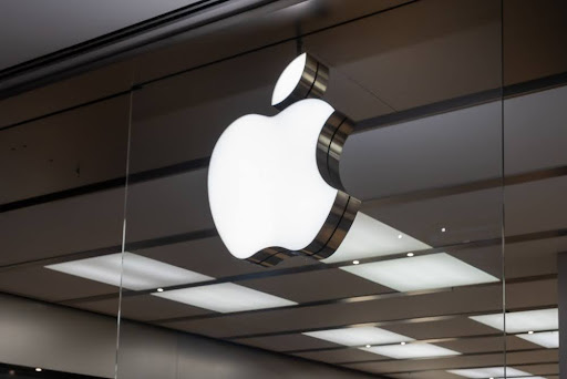 Apple-at-50-Faces-Another-Reinvention-Test