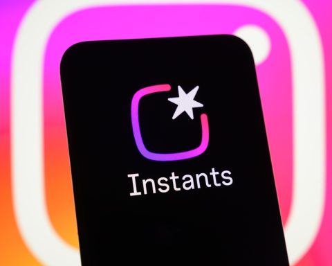 meta-launches-instants-for-photo-sharing