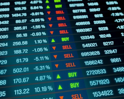 stocks-rise-as-iran-deal-hopes-grow