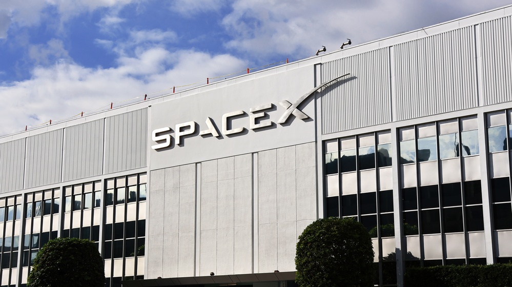 spacex-soars-23%-in-record-nasdaq-debut