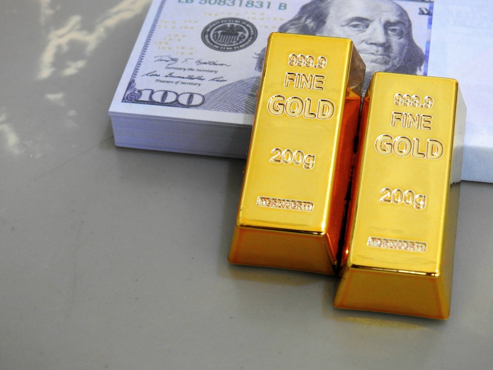 gold-faces-pressure-as-middle-east-tensions-persist