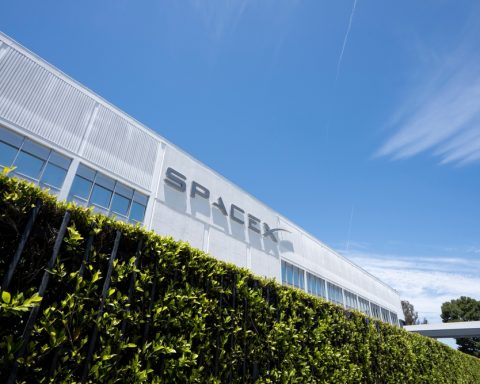 spacex-gets-bullish-wall-street-calls