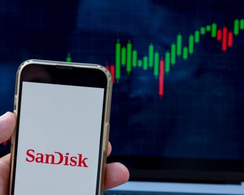 sandisk-stock-rises-on-ai-storage-demand