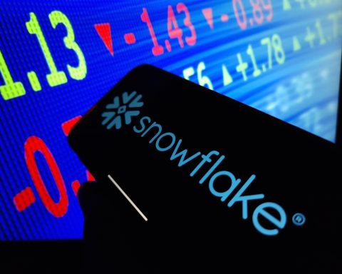 Snowflake Stock Rises on Strong AI Growth
