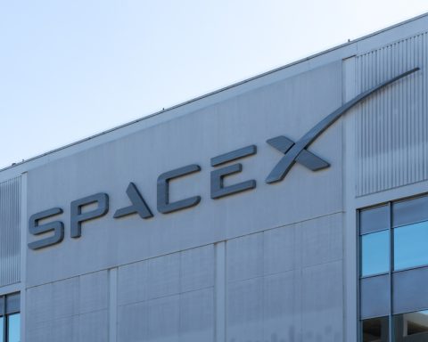 spacex-wins-$946-million-nasa-crew-contract